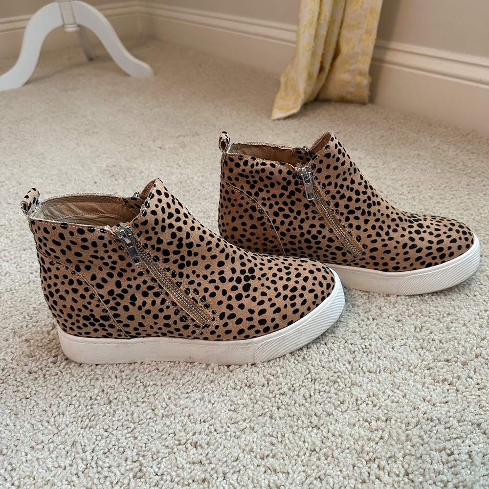 Soda wedge, zippered sneaker. Casual, comfy, worn once